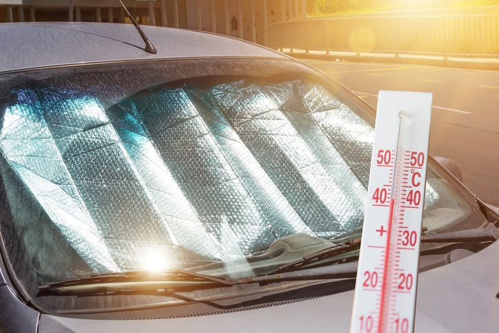Effects of Temperature Fluctuations on Your Windshield